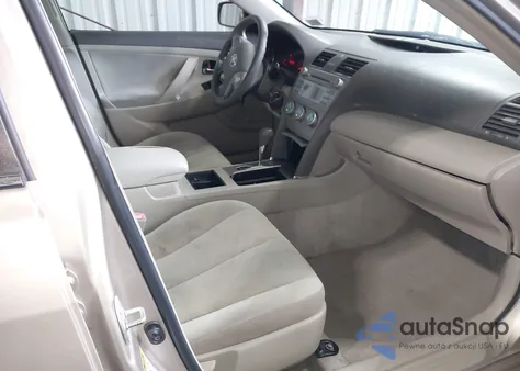 2008 Toyota Camry Le z USA, uszkodzony, nr VIN 4T1BE46K08U240210